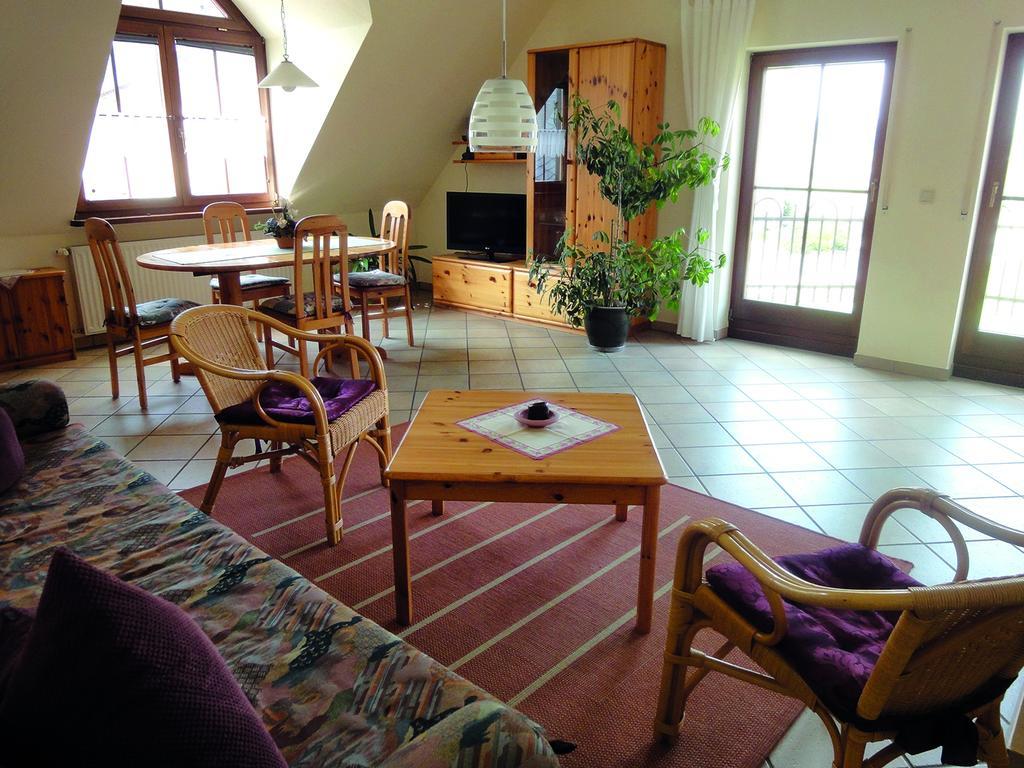Ferienwohnung Am Moselufer Целль-ан-дер-Мозель Экстерьер фото